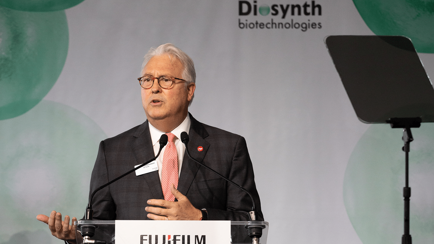 兰迪·伍德森总理在FUJIFIM Diosynth活动上发言